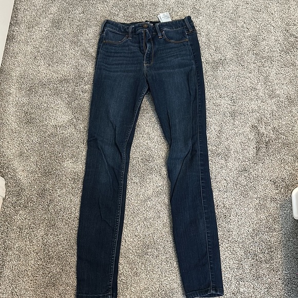 Hollister jeans - Picture 2 of 4